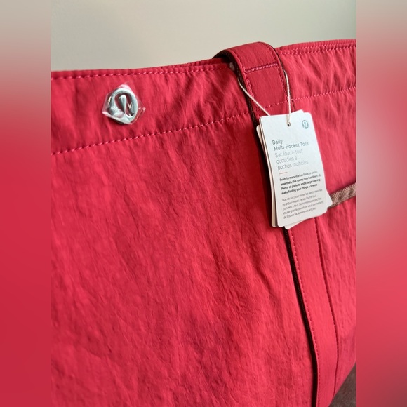 Lululemon Daily Multi-pocket Tote Bag 20L Glaze Pink/Ancient copper piping NWT - Picture 6 of 9